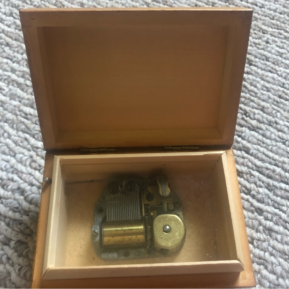 Vintage REUGE Swiss Made Musical Box - Picture 10 of 14